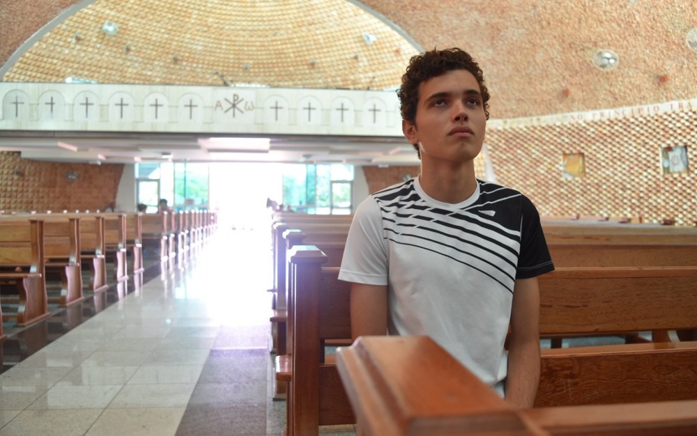 Goianos contam com a fé e passam pela igreja antes do 2º dia do Enem 2018: ‘Ajuda de todo jeito’