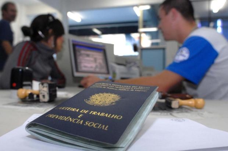 Brasil fecha 2018 com 12,1 milhões de pessoas sem trabalho