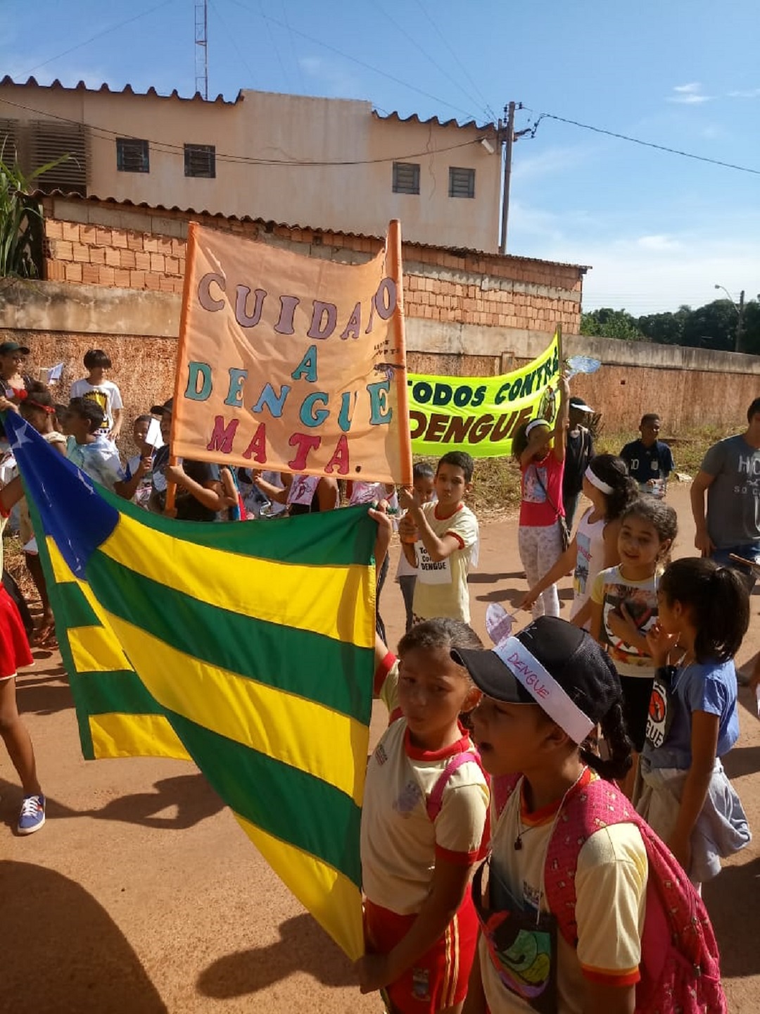 Escola Municipal Ednalda Guedes realiza projeto “Todos Contra adengue”