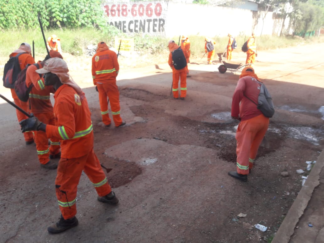 Prefeitura de Águas Lindas realiza recuperação asfáltica no Setor 02 eSetor 8
