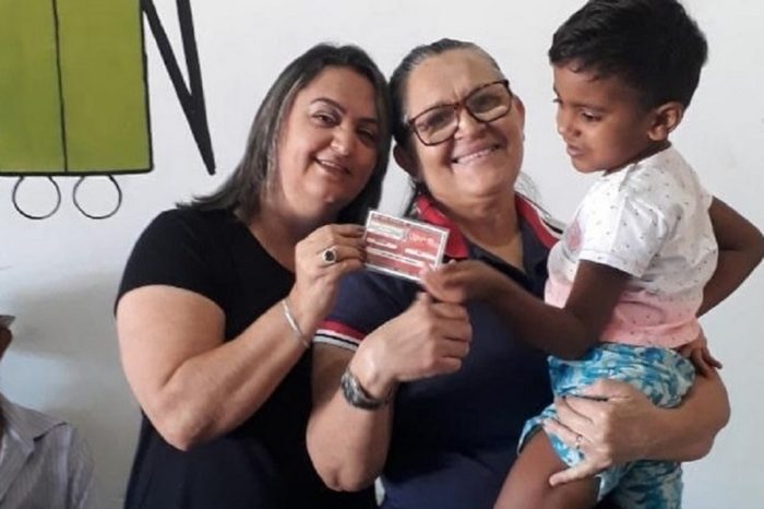 Inclusão: Carteirinha do Autista é entregue nos CRAS
