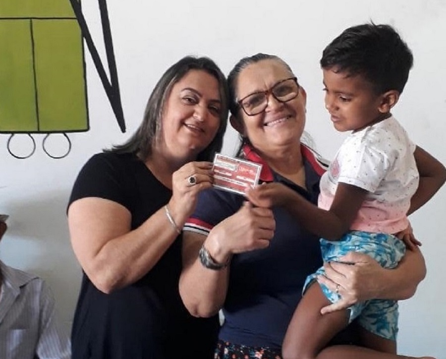 Inclusão: Carteirinha do Autista é entregue nos CRAS