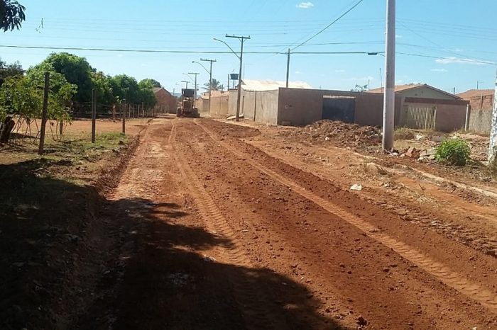 Setor Coimbra recebe terraplanagem