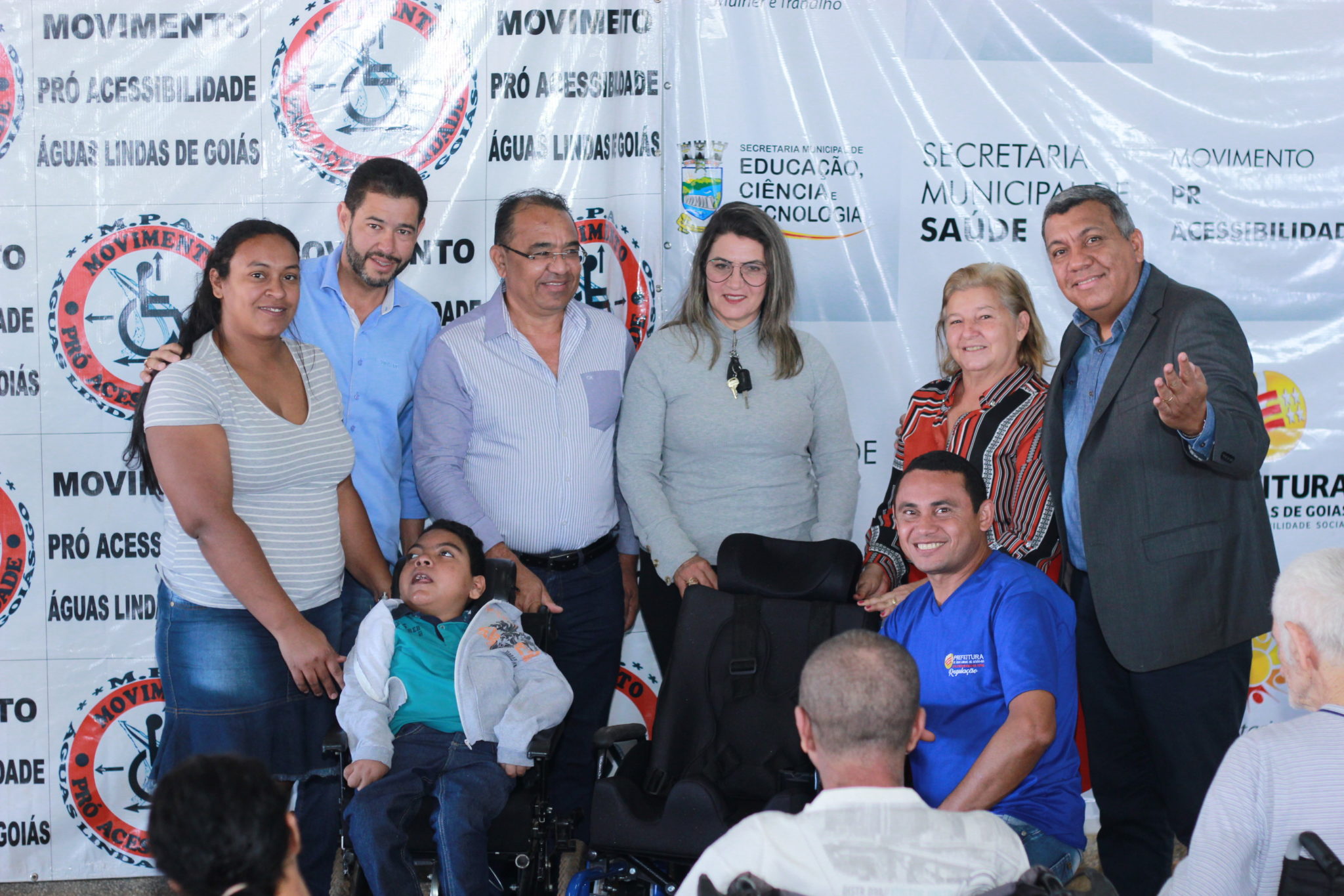 Prefeitura de Águas Lindas realiza a entrega de mais uma remessa de cadeiras de rodas