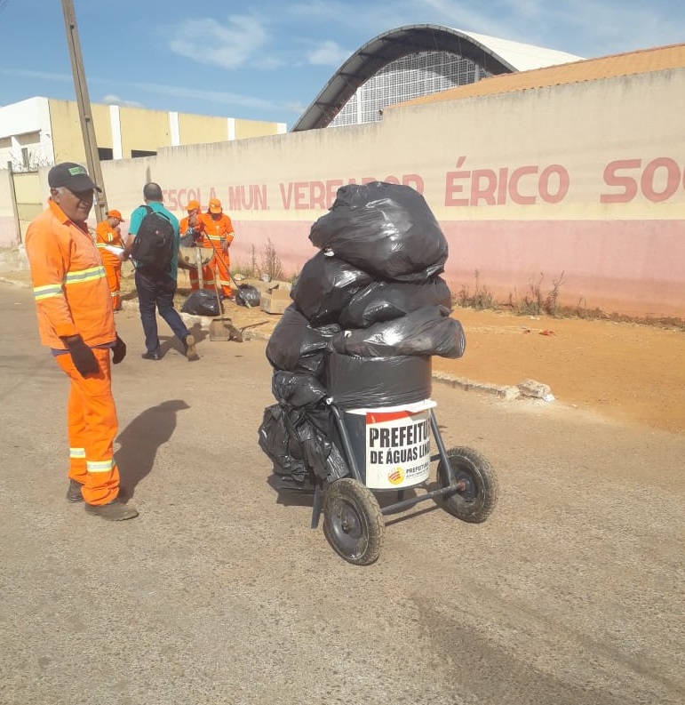 Dever de todos: Prefeitura de Águas Lindas realiza limpeza urbanadiariamente