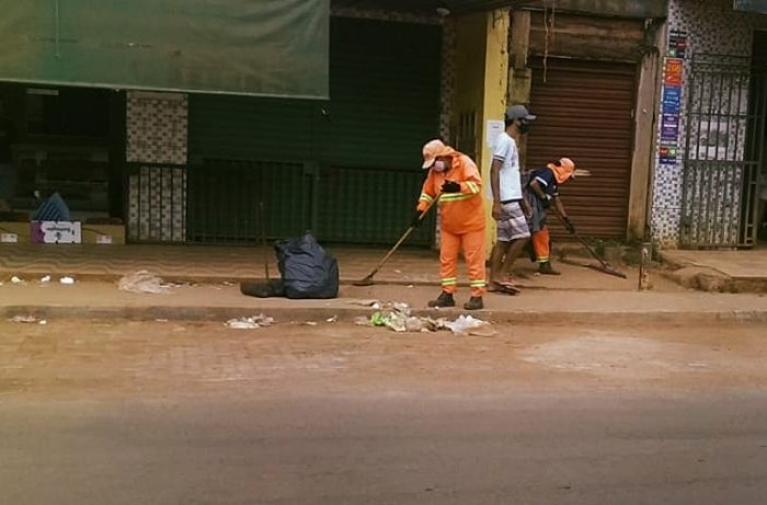 LIMPEZA DAS AVENIDAS DA CIDADE