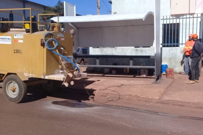 Paradas de ônibus na cidade estão recebendo reforma