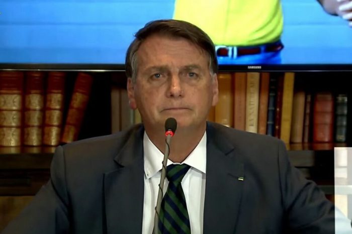 Bolsonaro fala em acordo e já conta com derrota da PEC do voto impresso