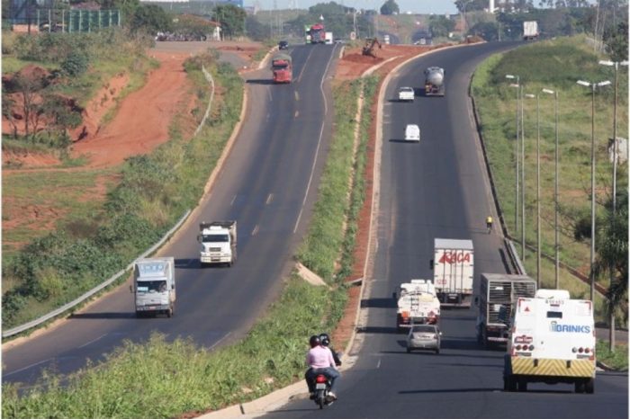 Dados apontam queda no número de multas após fim dos radares móveis nas rodovias goianas
