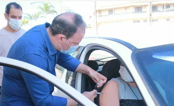 Prefeitura de Águas Lindas baixa faixa etária para 21 anos e avança na vacinação contra a COVID-19