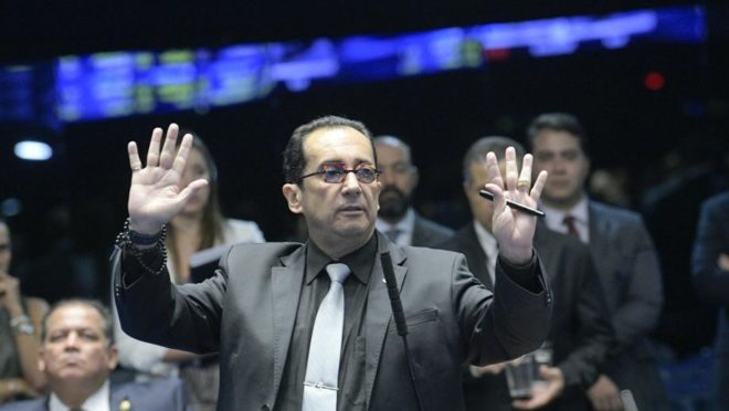 Parado há mais de três meses, Kajuru espera que Pacheco aprecie seu pedido de impeachment contra Alexandre de Moraes