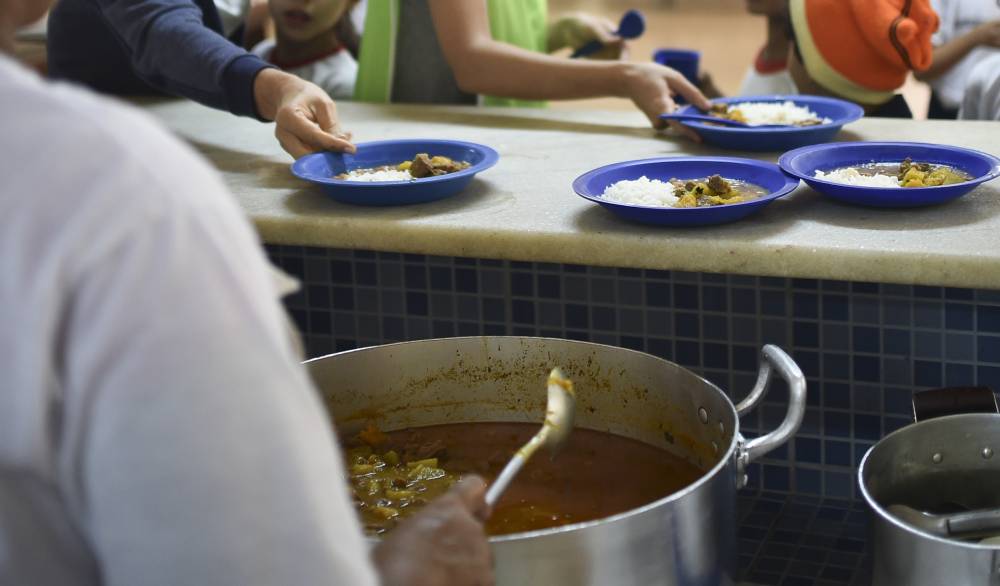 Merenda reforçada com carne vermelha para a rede pública