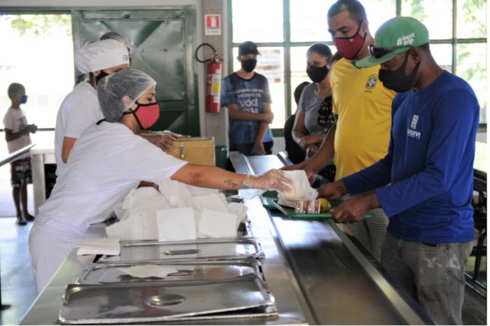 População prova e aprova desjejum de R$ 0,50 oferecido pelo GDF