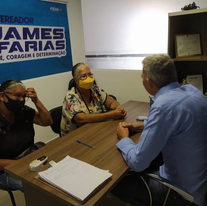O segredo do sucesso de um bom político é sempre ouvir a população.