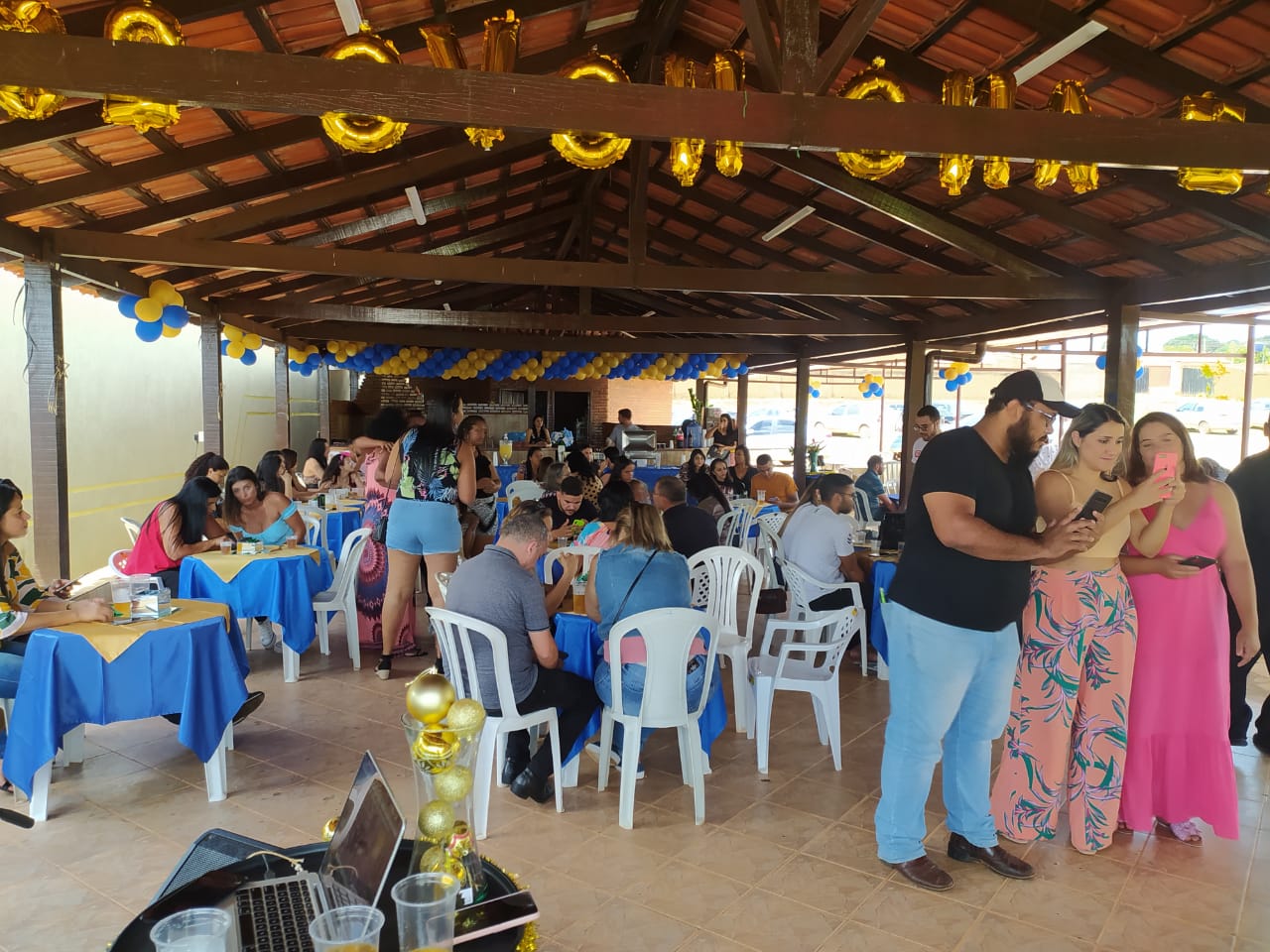 Vereador James Farias reúne lideranças em almoço de confraternização.