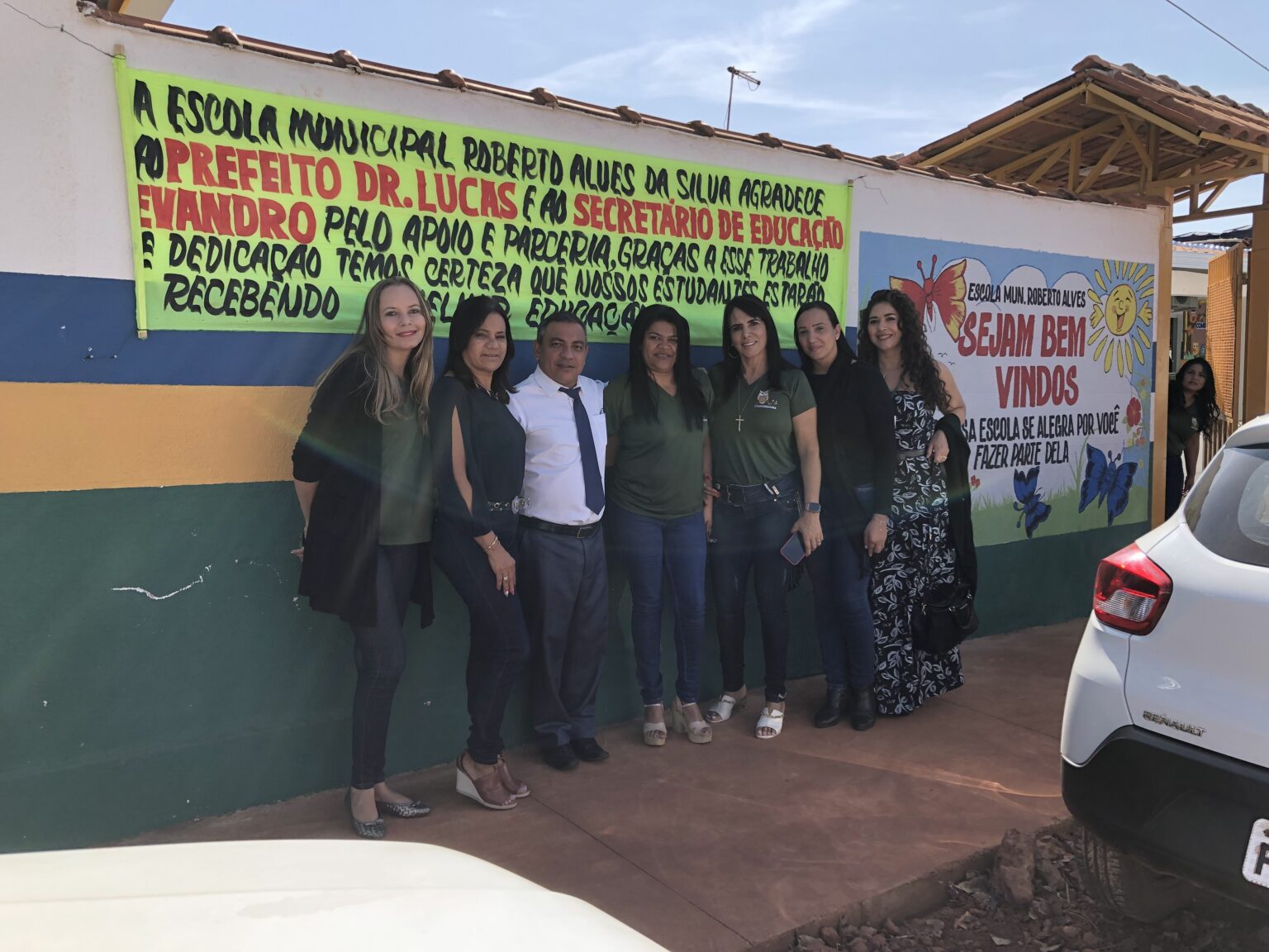 Prefeitura conclui obras de revitalização da Escola Municipal Roberto Alves da Silva