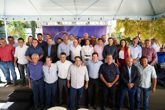 33 prefeitos da região Central reforçam apoio à gestão democrática de Caiado