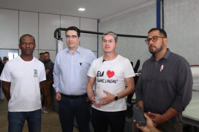 Prefeitura Municipal de Águas Lindas realiza entrega de máquinas para costura industrial