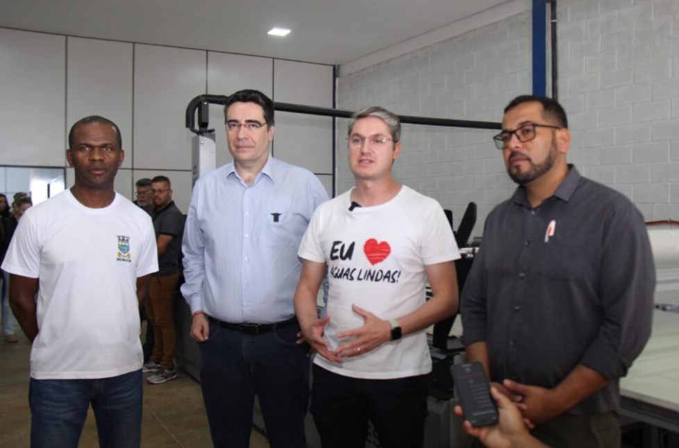 Prefeitura Municipal de Águas Lindas realiza entrega de máquinas para costura industrial