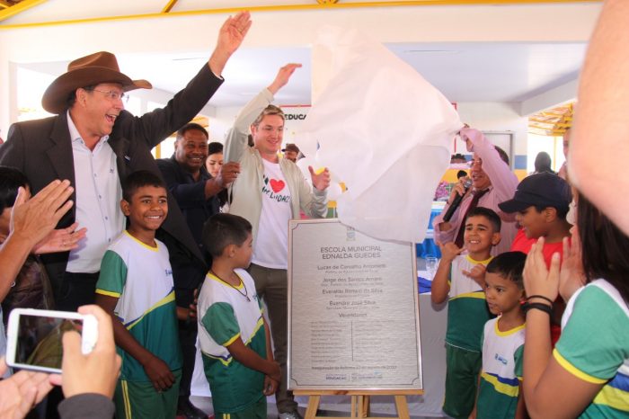 Prefeitura entrega mais uma escola reformada em Águas Bonitas I