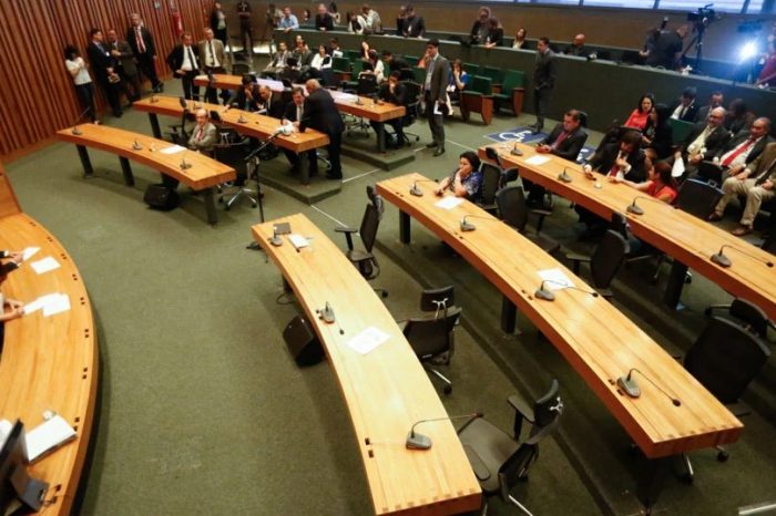 Veja a evolução de bens dos distritais candidatos à reeleição