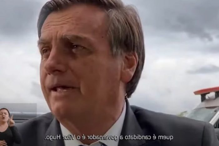 Justiça manda retirar propaganda eleitoral de Vitor Hugo com “excesso” de Bolsonaro
