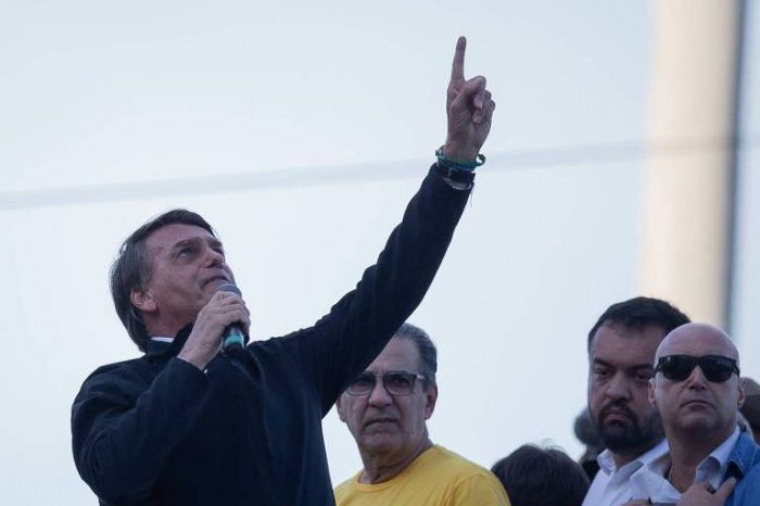 Bolsonaro rebate uso político do 7 de setembro e questiona ausência de candidatos