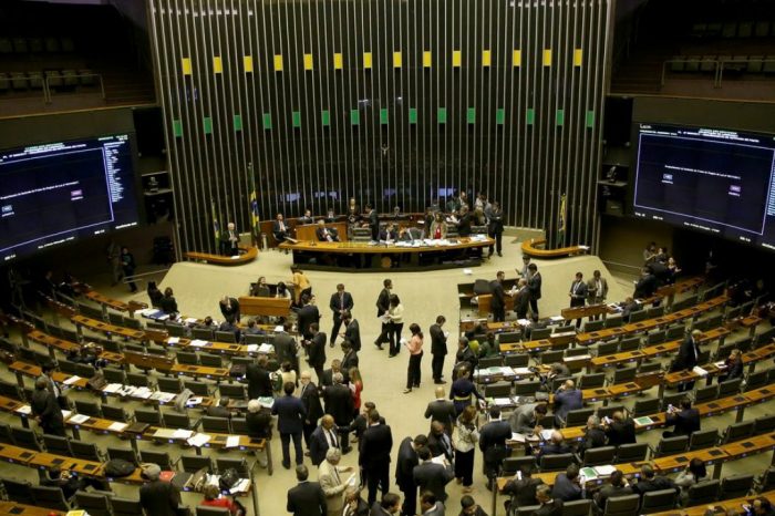 Brasil tem mais de 10,4 mil candidatos a deputado federal; veja lista