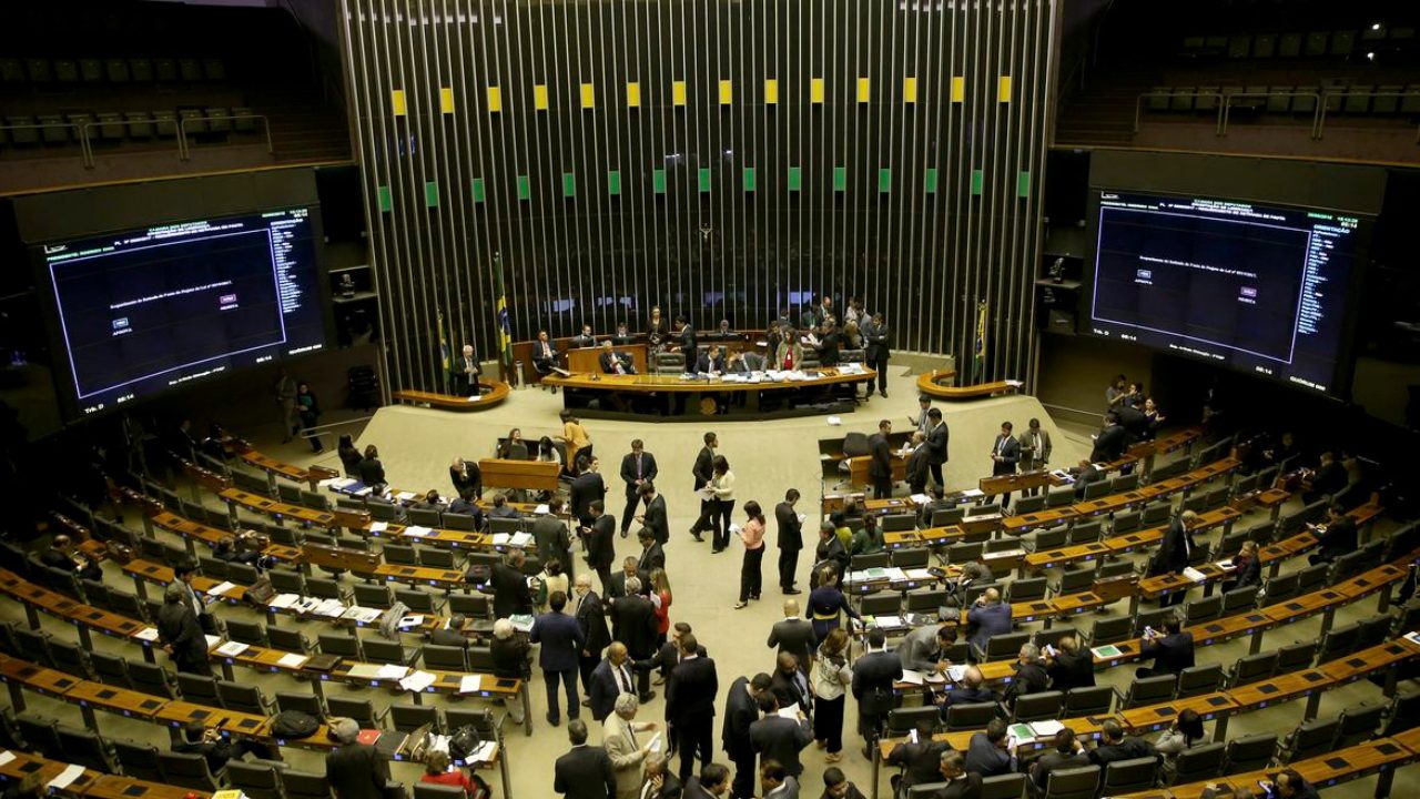 Brasil tem mais de 10,4 mil candidatos a deputado federal; veja lista