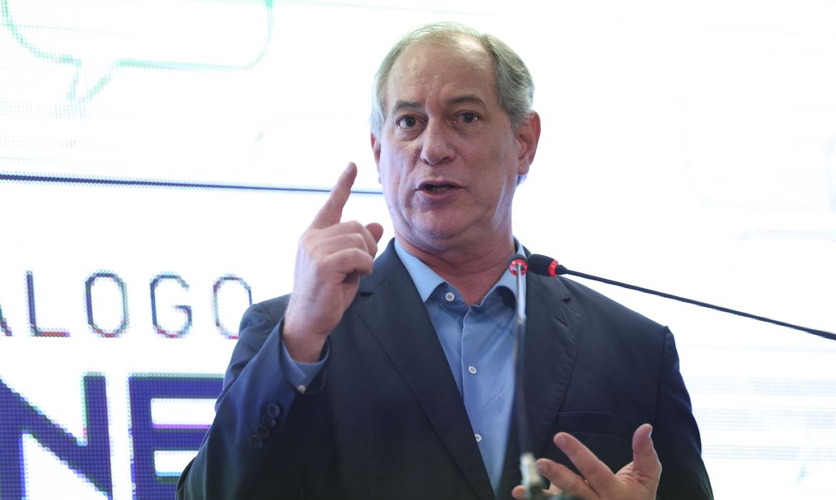 Petistas se irritam com Ciro e o acusam de servir de cabo eleitoral de Bolsonaro