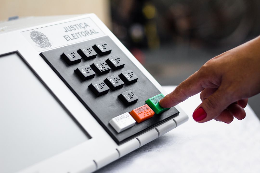 Urna eletrônica é segura, atestam USP, Unicamp e UFPE em teste de três meses