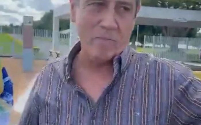À manifestantes, Braga Netto diz que imprensa ‘inventa história’ sobre saúde de Bolsonaro: “Não percam a fé”