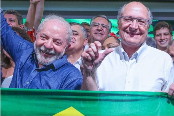 Lula e Alckmin buscam ocupar vácuo de poder, mas esbarram no centrão