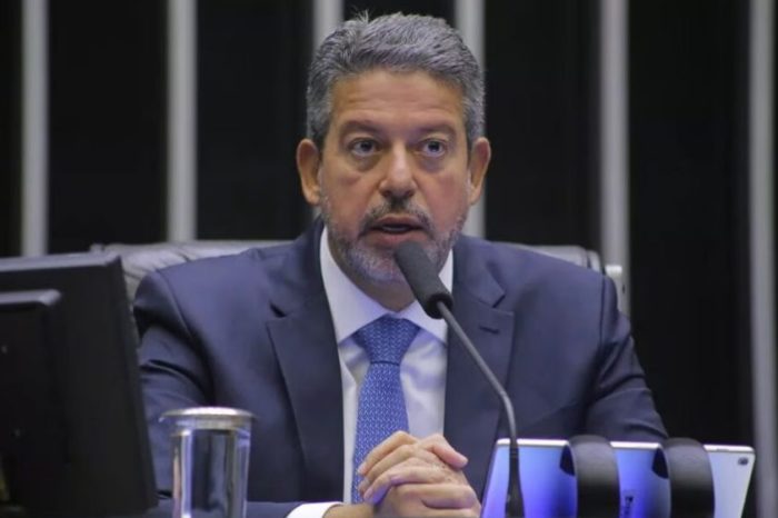 Vice do PT diz que Lira ofereceu ajuda ao governo eleito de Lula