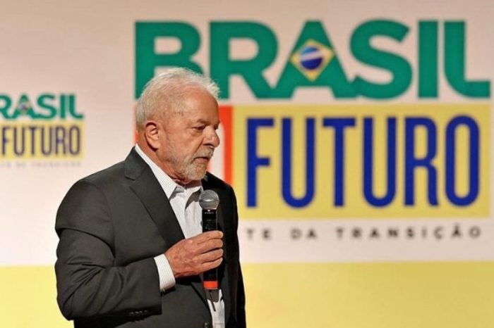 Lula diz que pessoas são levadas a sofrer por estabilidade fiscal e critica teto de gastos