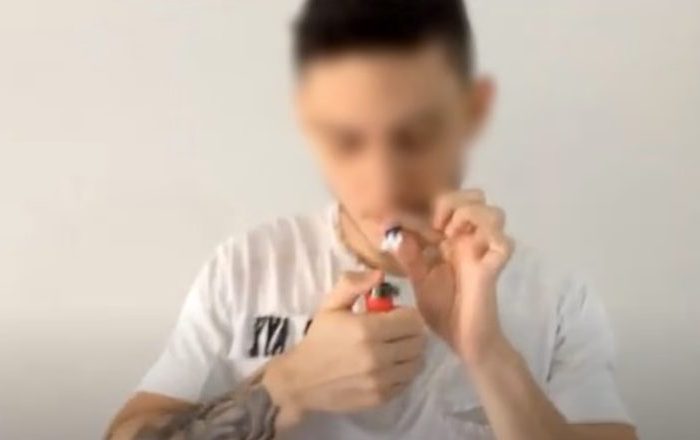 A rapaziada anda fumando cotonete demais