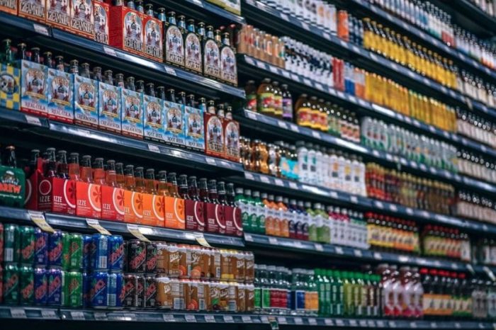 Brasileiros voltam a consumir produtos mais caros nos supermercados