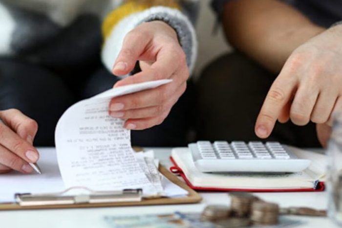 Brasil tem deflação pela 3ª vez seguida e inflação em 12 meses cai para 7,17%