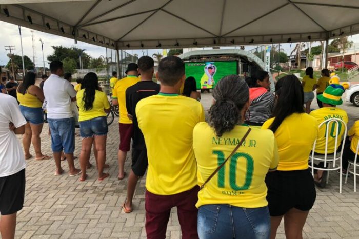 Prefeitura de Águas Lindas instala telões em praças públicas  para população assistir aos jogos do Brasil na Copa