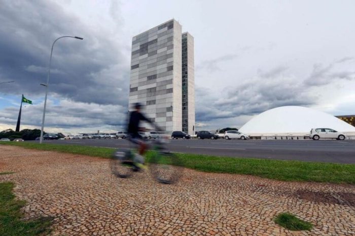 Senado aprova PEC que cria desconto de IPTU para imóveis ecologicamente corretos