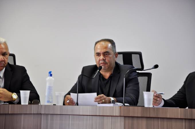 Vereador França Castro aprova lei que proíbe a distribuição e venda de sacolas plásticas em Águas Lindas