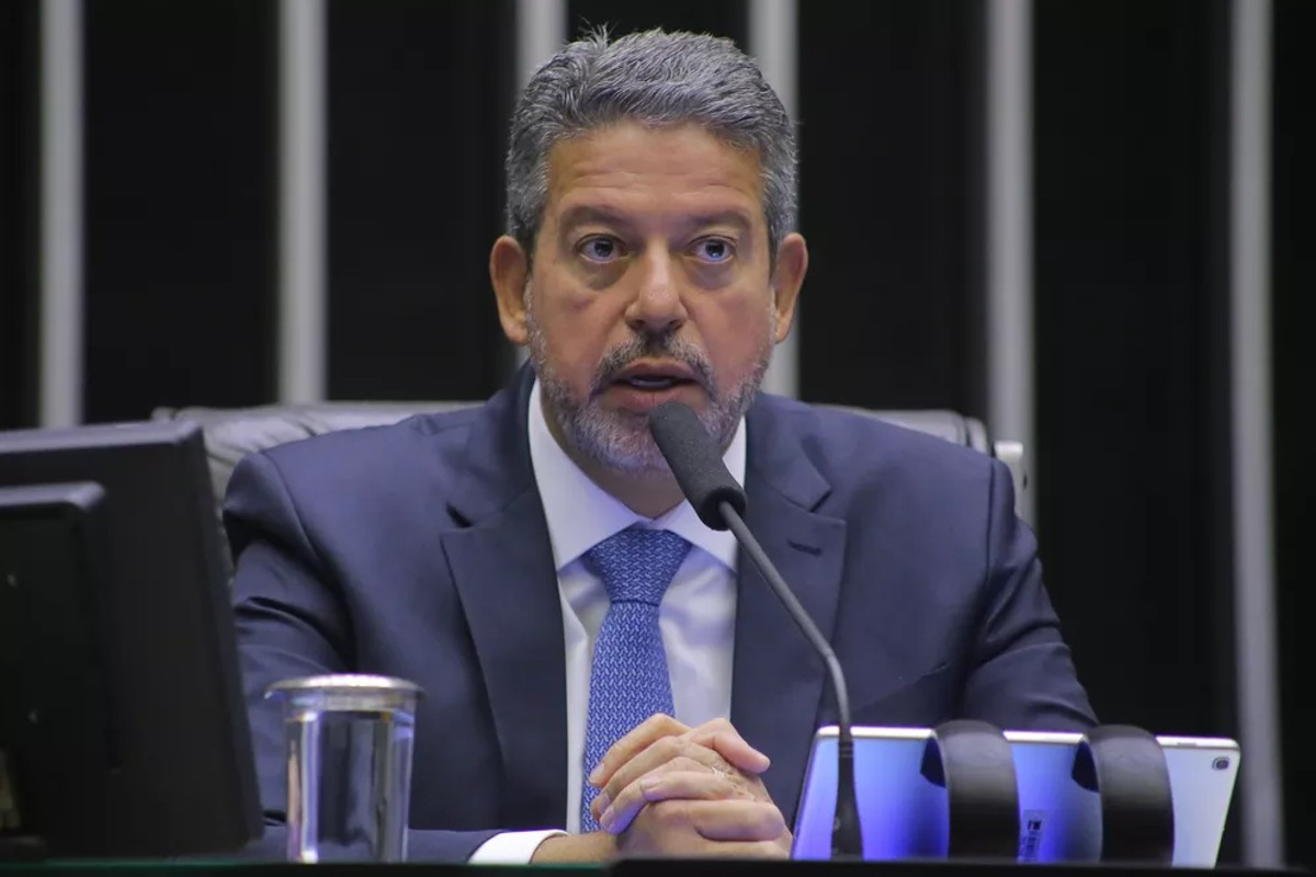 PEC da Transição será votada na terça-feira, diz presidente da Câmara