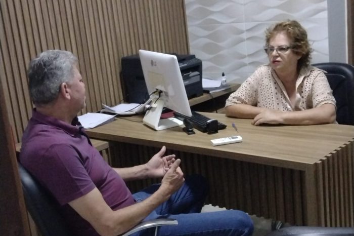 Vereador James Farias visita a CLIMER ( clínica do rim, de Águas Lindas) e é recepcionado pela Dra. Bernadete