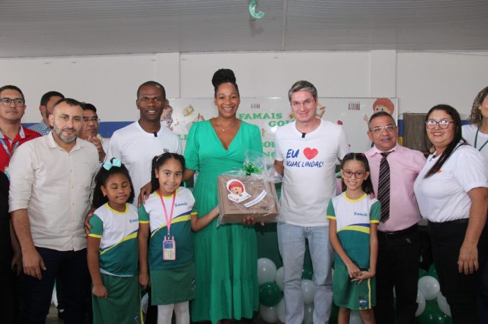 Prefeitura de Águas Lindas entrega kits de materiais escolares do Projeto AlfaMais