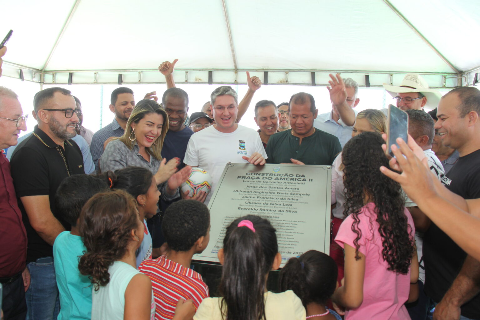 <strong>Prefeitura de Águas Lindas entrega mais uma praça pública para a população </strong>