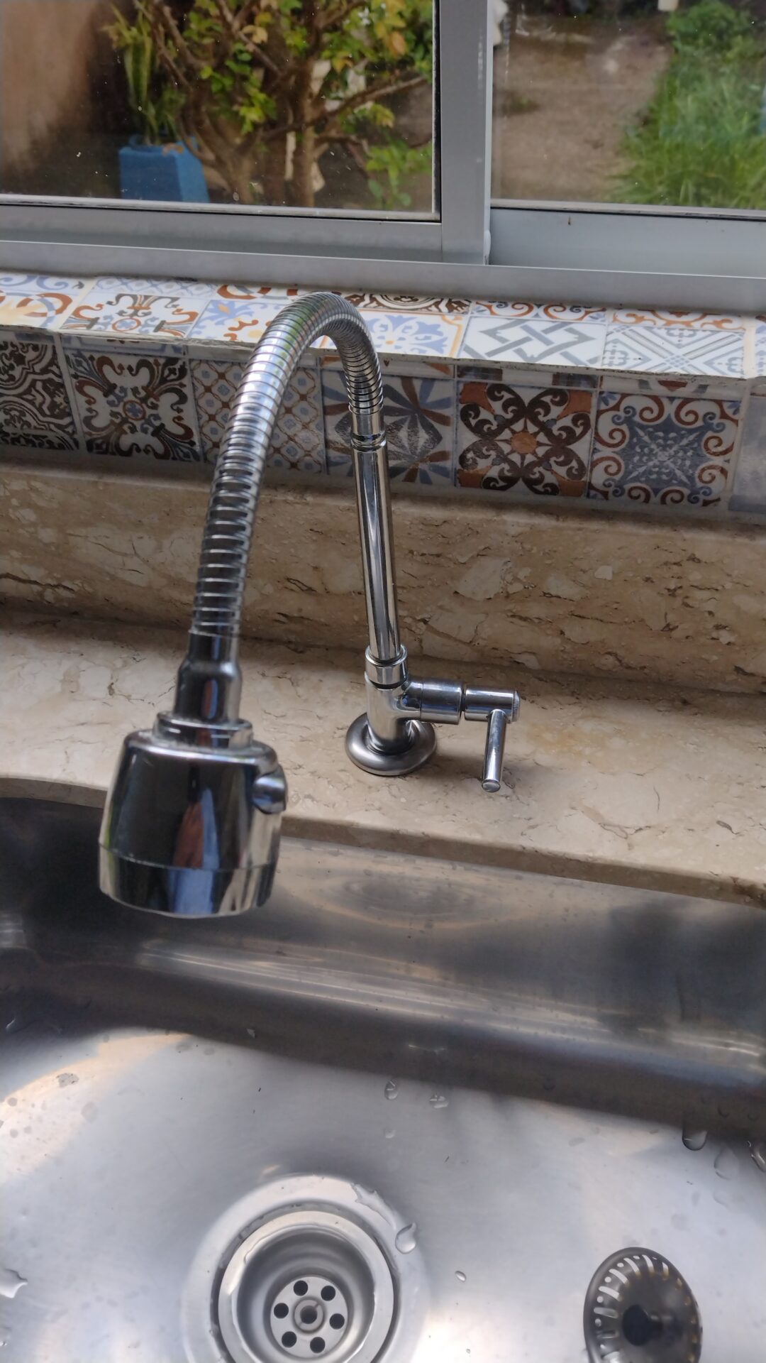 Moradores do barragem 2 e 4 sofrem com falta de água há três dias consecutivos