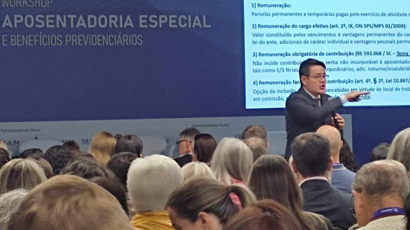 <strong>Equipe Gestora do FUNPREVAL de Águas Lindas participa de Workshop sobre aposentadoria especial e benefícios previdenciários em Curitiba</strong>