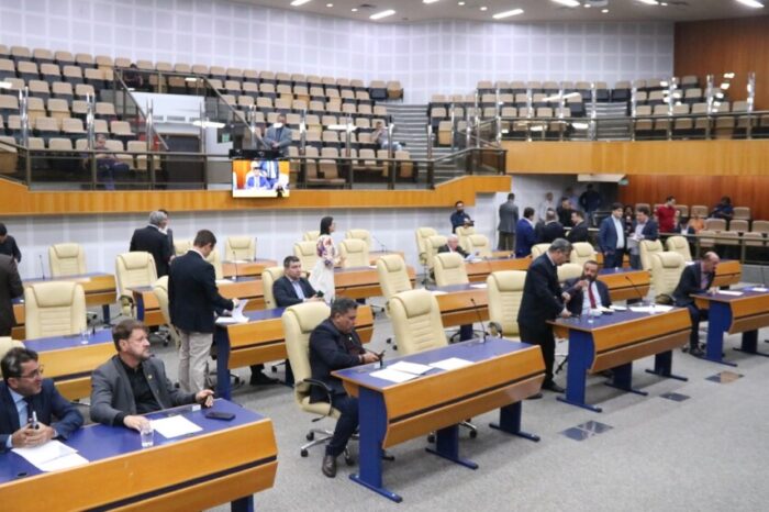 Câmara aprova aumento de número de vereadores para 37 em Goiânia
