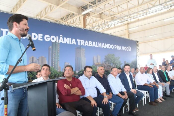 Daniel Vilela participa de inauguração de terminal do BRT