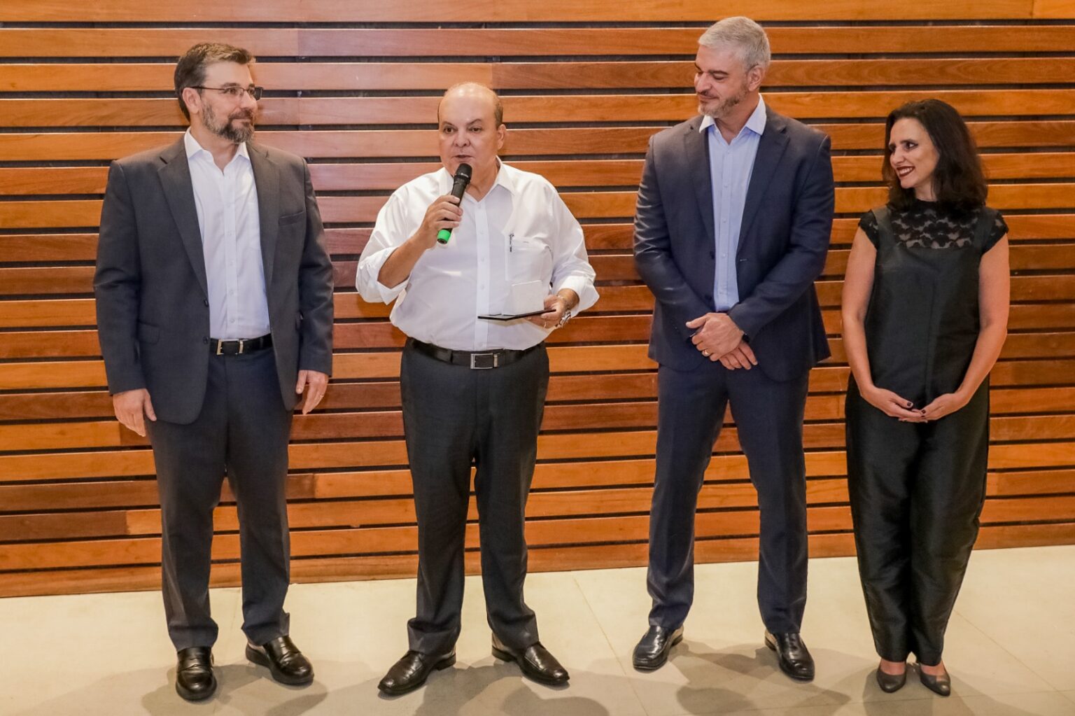 Governador do DF recebe Prêmio Mérito Imobiliário